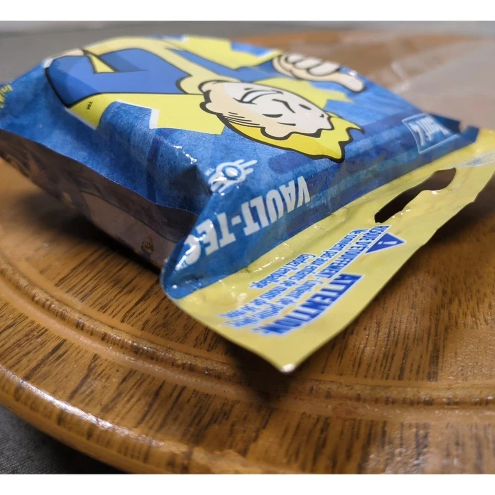 Fallout 4 Vault Boy‎ Backpack Hanger Keyring Blind Mystery Bag Bethesda